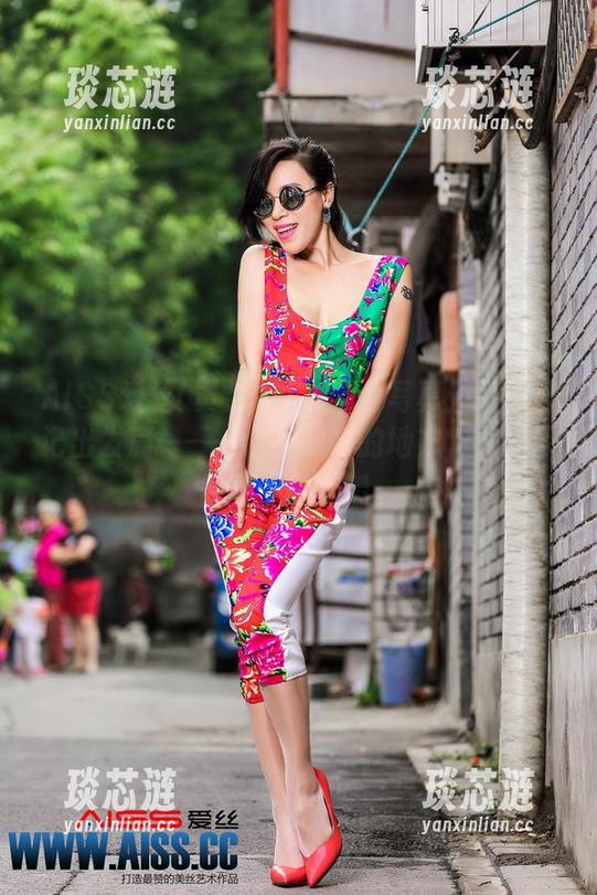 AISS爱丝(黄金版) - 若兮写真：旅行日记出发篇——一个不敢去的地方，只能用图集告慰心灵。