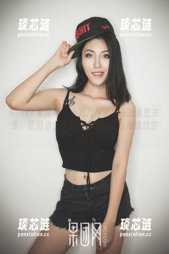 GIRLT果团网 - 小九九与水手服的亲密关系：原图里，我们是不是也该去海边放空一下？