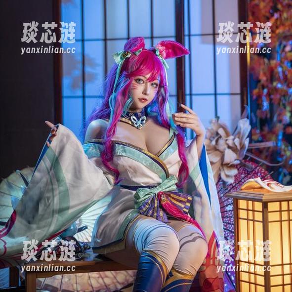 KANEKO咔喵的丝袜大冒险：高清美图中的优雅与调皮