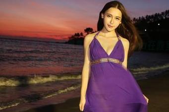 MyGirl美媛馆 - 走！免费图集，伊雨蔓Fiona在教室的炫酷自习时光，黑板上写着什么呢？