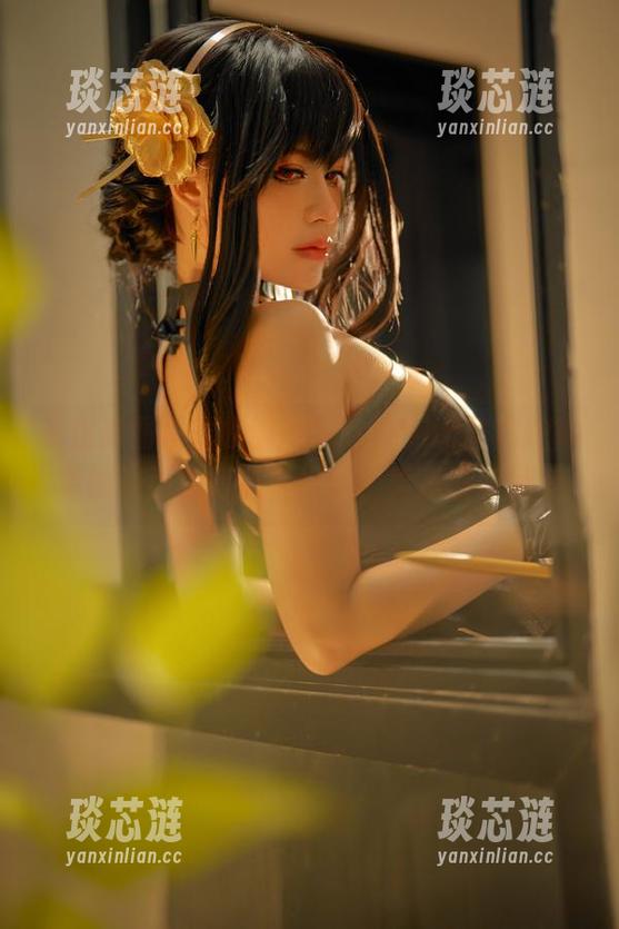 看这原图里的校服，PingPing居然把简单的东西拍得这么好看，真是没话说。