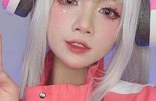 就在网盘里查找PoppaChan的米莉姆·娜娃合集，体验那种一边看一边侧目的微妙感