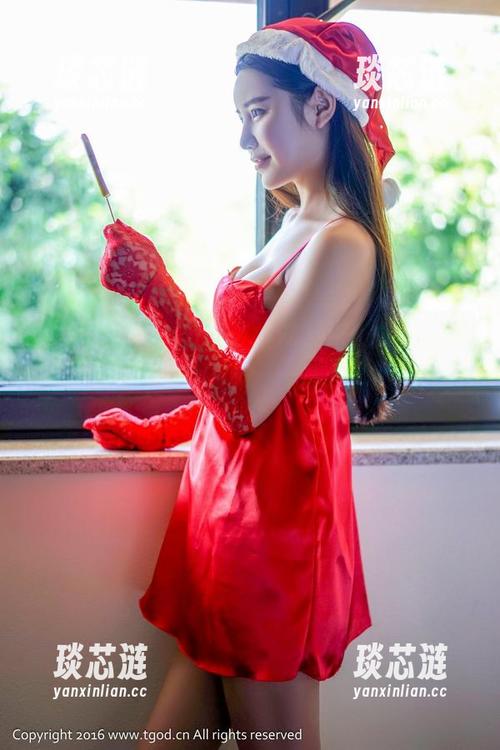 QingDouKe青豆客 - 陆梓琪抱怨长腿，结果私拍图集里的她……怎么又这么美啊！