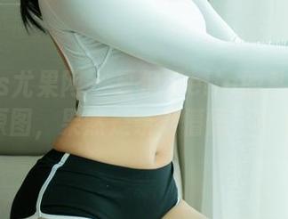 UGirls尤果网 - 夏倪可ella的私拍：学妹原图，果然是条“懵懂”小鱼吧