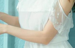 UGirls尤果网 - 张馥棋的浴缸美图：当电梯没来，她决定开一个私人spa！