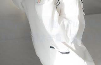 在这片Uhye(이유혜)的“PureMedia”作品集中，资源太丰富，略显奢华呀。