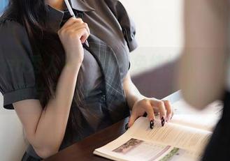 Xiuren秀人网 - 当小兔纯纯化身女仆，照片里的妄想启供暗藏甜蜜
