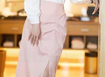 Xiuren秀人网 - 在线上看到绮里嘉Ula的天台写真，脑子里突然闪现无数自由的念头，齁！
