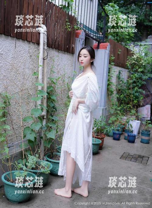 Xiuren秀人网 - 哈，诺诺Nono的女孩图包，现在是来赏图，还是来八卦呢？