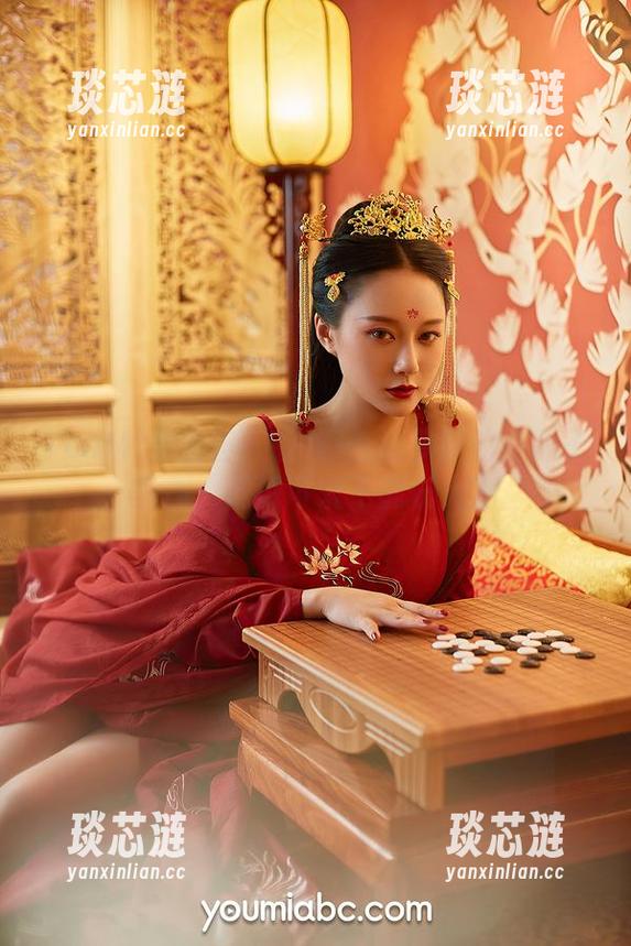 YouMi尤蜜荟 - 在线•合法萝莉的萌妹子原图：谁说可爱不能长大？