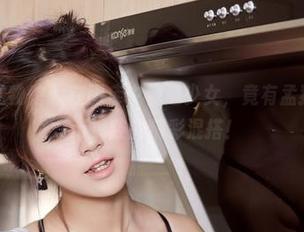 YouWu尤物馆 - 在图库中偶遇少女，竟有孟狐狸FoxYini捣鼓的精彩混搭！