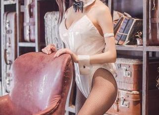 观看coser衣衣的变身，恶毒兔女郎这是要给谁下狠招？