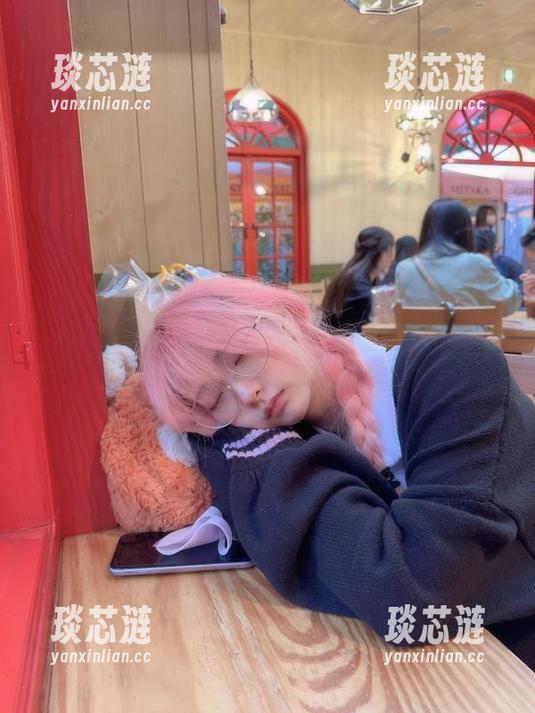 无圣光+美腿，Wendy的图集完美组合！
