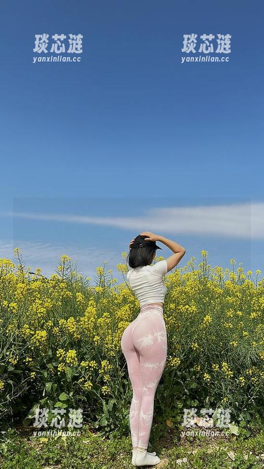 俏妞qiaoniuTT 微密圈 - 俏妞qiaoniuTT穿着水手服的模样,定制的效果虽然精致,图片里的神情却免不了让人联想。