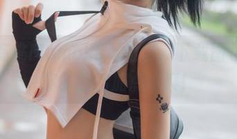 夏日南桃Momoko再出击：下载图包，给你的生活加点冰爽！