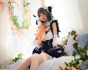 校服可以穿得这样？可可老师的原图和作品出了奇迹