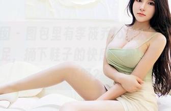 嗲囡囡 - 图包里有李筱乔jo那双直击心灵的裸足，摘下鞋子的快感，你也要感受一下吗？