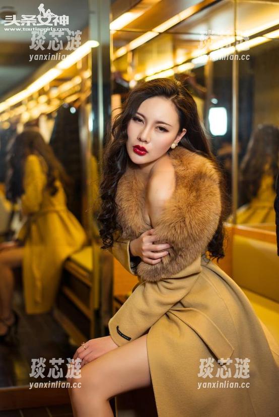 头条女神 - 热那亚之梦，JennyR最新合集：打卡的点，怎么总是被风吹乱的头发？