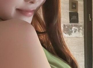 微密圈 - 奶雯的油亮美图合集：什么时候抹油才最合适？！