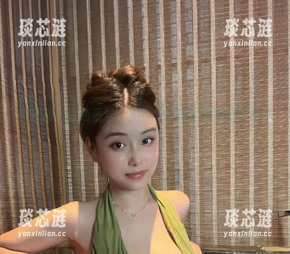 微密圈 - 白色蕾丝，奶雯的图册里到底藏了多少惊喜？