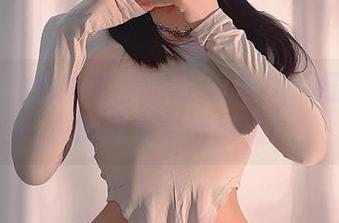 微密圈 - 图集里的姐姐Lalion：红色睡衣也能散发出神秘感？