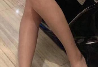微密圈 - 小仙女ELaine与圣诞树的战斗，高清分享让我们乐开了花！