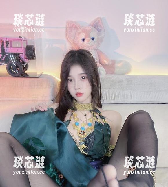 小小奶瓶儿的新美图更新，竟然是……丝带女友？哈哈，快来看看吧！
