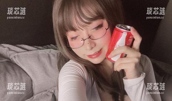 小泉学姐吖 小泉学姐吖的又一高清图集—棉袜到底有多迷人?