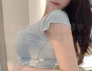 微密圈 - 从小玉吃果冻的分享中，捕捉这些图片的品质，确实是本钱在闪耀。