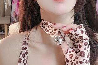 微密圈 - 小玉吃果冻的写真秘籍：如何在天花板上秀出美图