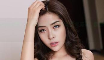 尤物馆 - 白丝新篇章：FoxYini孟狐狸的无圣光加冕，套图让人不禁莞尔