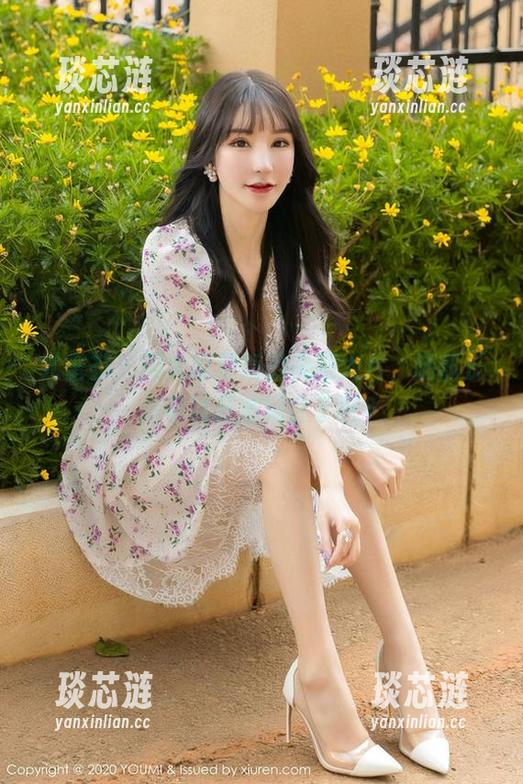 尤蜜荟 - 周大萌最新的美腿大片，腿部长得可以开演唱会了吧？