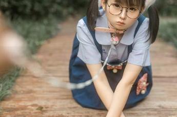 Adieu,现实。幼水铃衣的高清写真集让我觉得怎么活成这样呢？