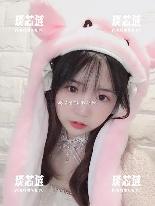 青春期裤袜的又一次大爆发！御子Yumiko的最新作品，帮你养眼不费力。