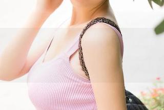 推女神 - Abby王乔恩的眼镜私房作品：平常心，带上眼镜就高大上。