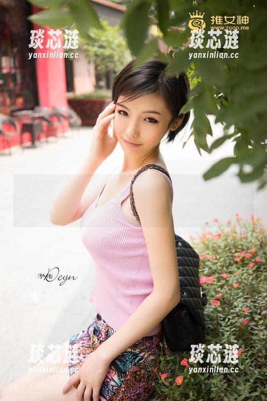 推女神 - Abby王乔恩的眼镜私房作品：平常心，带上眼镜就高大上。