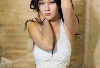 推女郎 - 套图精选——女仆王馨瑶上线！请注意，这份优雅带着一丝俏皮！