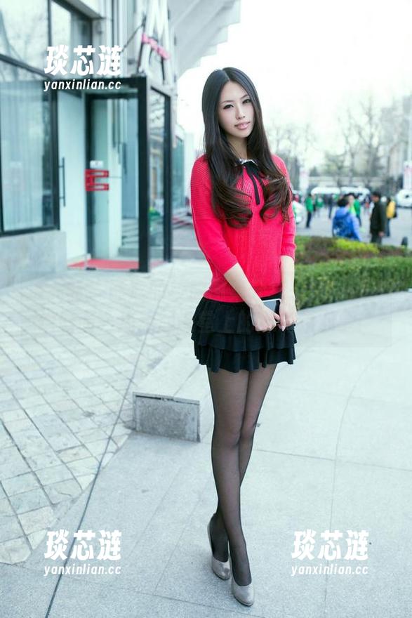 推女郎 - 谭冰的校服图集分享——让你一边看图一边想起课堂上的那点烦心事！