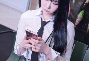 普美Bomi(보미)的LOOZY写真集：隐秘的舞台，光影下的小顽皮！