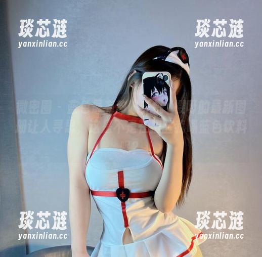 桃沢樱呀 微密圈 - 蓝色最有韵味?桃沢樱呀的最新图册让人寻思,这是不是在提醒我喝蓝色饮料呢?