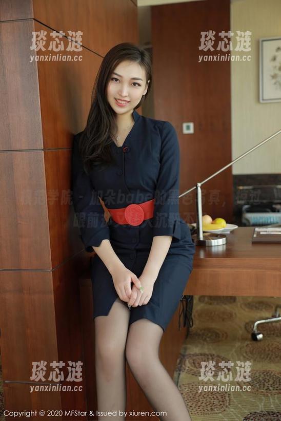 模范学院 - 加朵babe的黑色写真，掠过眼前却又让人沉醉不已