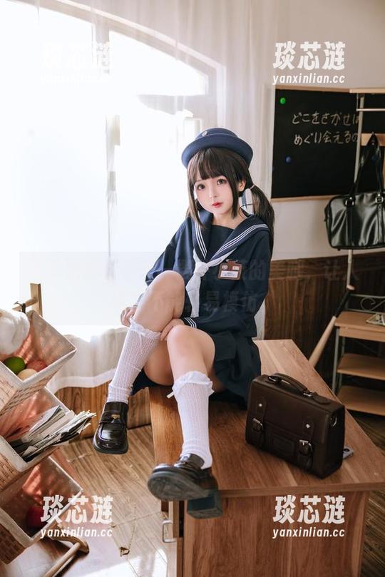 无圣光也有春天—樱井小莜的美腿，让人遗憾不能轻易模仿。