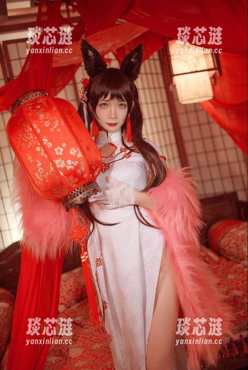 樱落Selena入水探险：全套碧蓝航线图集，看图里多少潜水员想“打捞”她！