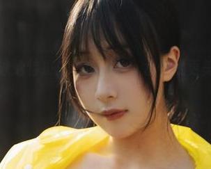 “浅安安”泳池特辑：私房图片，水中我更美了，样子醉了！