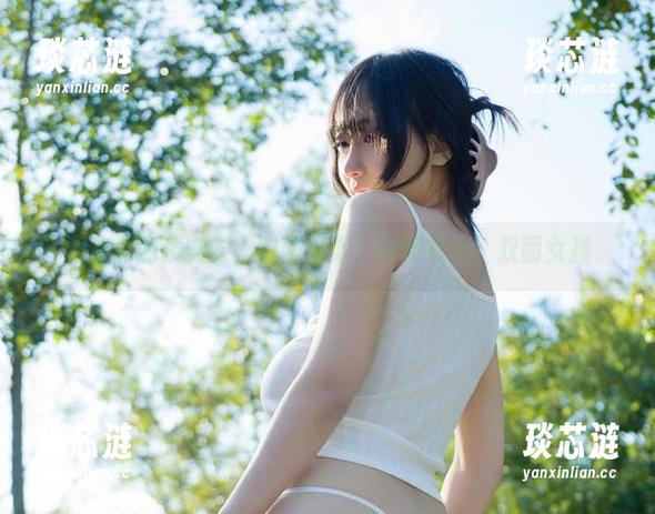 图集里的浅安安：时而温柔，时而桀骜，双面女孩