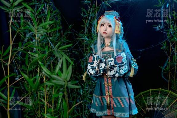 说真心话，这些高清图片里的爆机少女喵小吉裸足，似乎无意间多了一些端庄与随性。