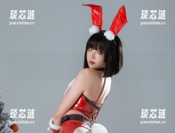 瓦斯塔亚小龙虾 高清写真中的瓦斯塔亚小龙虾,难道是校服界的独特审美?