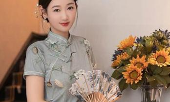 秀人网 - 养乐多Doll的肉丝，分享一下，这味道我承受得起吗？