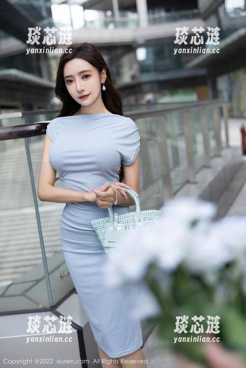 秀人网 - 周大萌的女王时代：在线带你看超简单却又醉人的图片