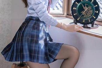 秀人网 - 御姐图集大放送！汁汁的定制系列，让周围人都想偷偷拿起股东证